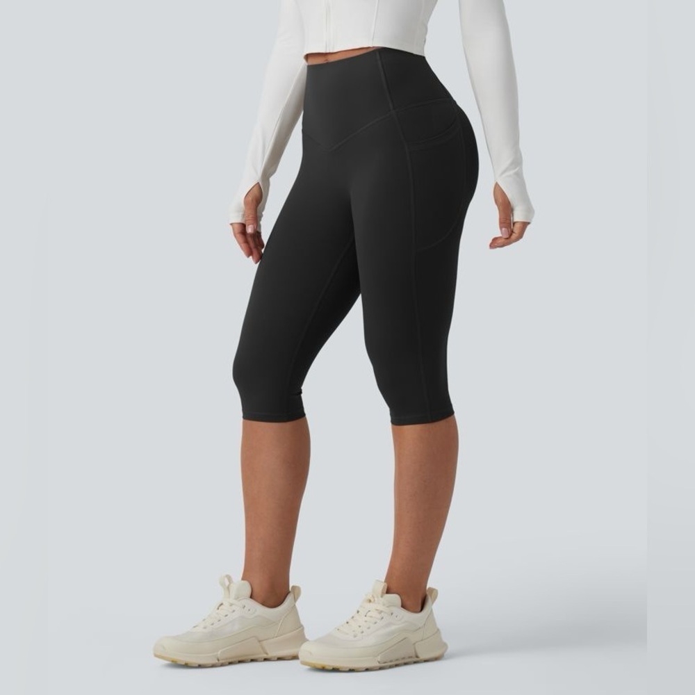 Halara UltraSculpt SoCinched High-Waisted Shaping Leggings w/Tummy Capri Length